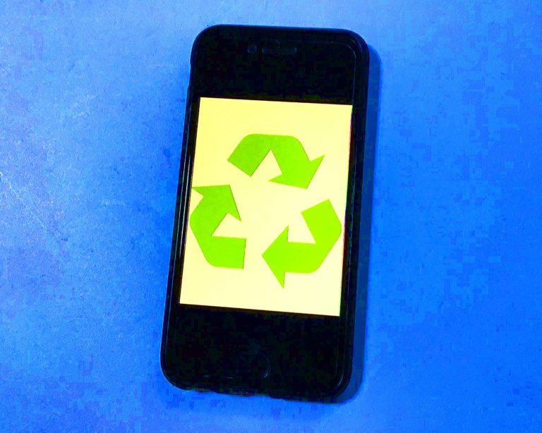 Ausgediente Handys? Vom 15.11. bis 10.12.2021 im Bürgerbüro abgeben!