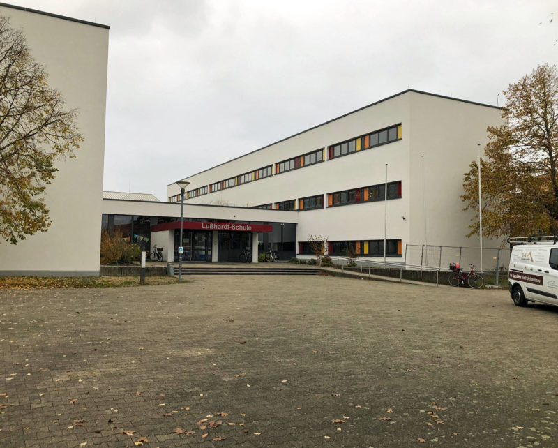 Lußhardt-Schule Ansicht vom Eingang 2021-11